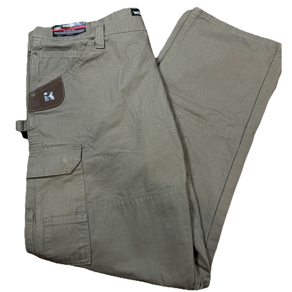 Wrangler Other - Wrangler Riggs‎ Workwear Ripstop Ranger Relaxed FIT Pants Mens 42x32